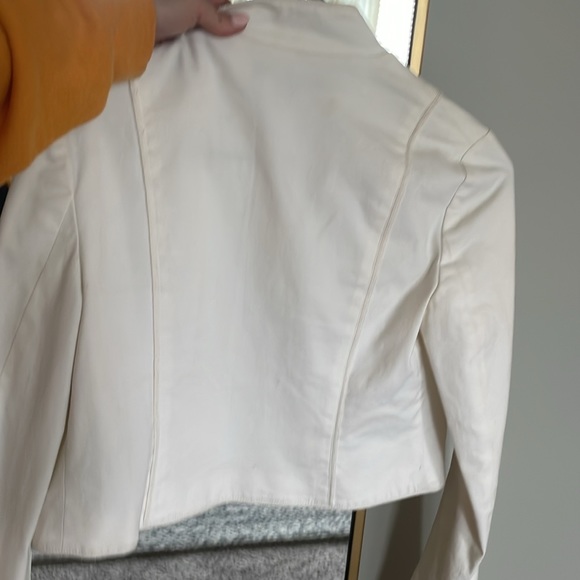 Theory white latch short blazer - Picture 3 of 3